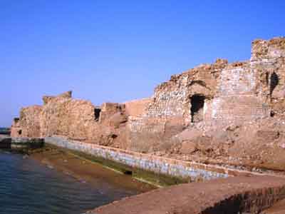 قلعه تاریخی هرمز در خلیج فارس