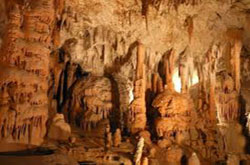 عکاسی از غار در کنار حفاظت از آن امکان پذیر خواهد بود