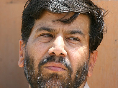 دشمن چشم دیدن شمقدری را ندارد