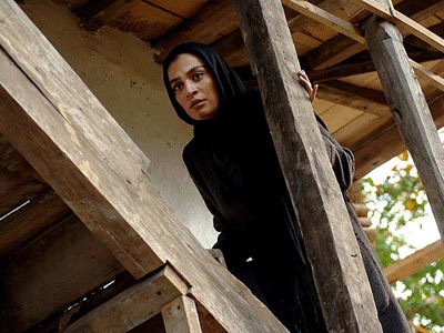 توکل‌نيا: سعي کردم در «نفرين» ويژگي‌هاي سينماي استاندارد را رعايت کنم