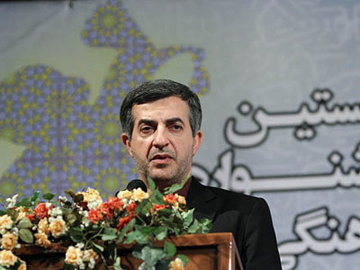 بزرگی و عظمت در تاریخ ما موج می زند