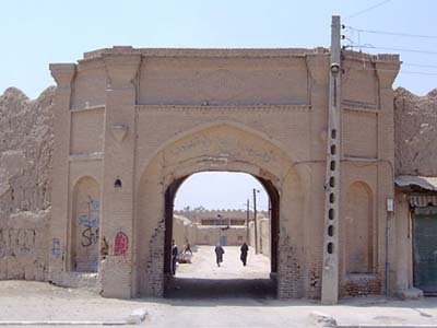 زندگی هنوز در قلعه «دهشاد» شهریار جاری است 
