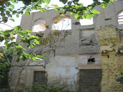 سردر تاریخی باغ خیمه‌گاه را نجات دهیم 