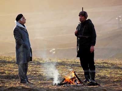 شمس لنگرودی و یونان برای صلح به ایتالیا می روند 