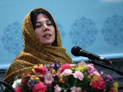 «لطفا کفش پاشنه بلند نپوشید» برای کسب پروانه ارائه می شود 