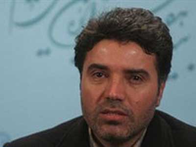 خیر اندیش با آهوی پیشونی ‌سفید آمد