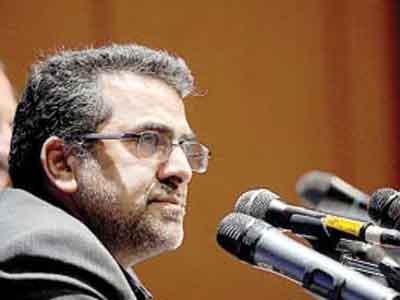 نوبت هنرمندان است که فرازهای حماسه انسان ساز عاشورا را در قاب هنر  بنشانند