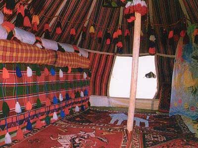 هشتمین نمايشگاه دستبافته‌هاي عشايري و روستايي ايران 