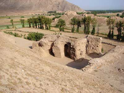 محوطه باستانی اثر تاریخی دژ رشکان خریداری شد