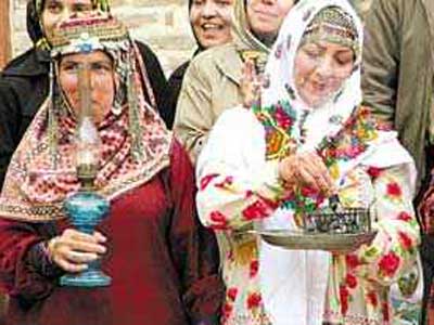جشنواره هاي متنوع فرهنگی و هنری در تابستان در سراسر استان برگزار می شود 