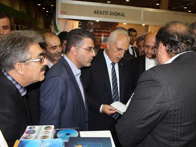 بازدید استاندار استانبول از غرفه منطقه آزاد ارس