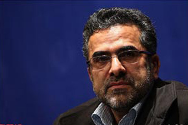 معاون سینمایی از محل اکران فیلم‌ها در برج میلاد بازدید کرد
