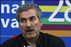 کیفیت سینمای دفاع مقدس را برای حضور بین المللی بالا ببریم