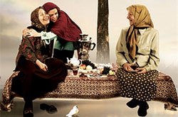 نقد و بررسی فیلم «بوسیدن روی ماه» برگزار می شود نقد و بررسی فیلم «بوسیدن روی ماه» برگزار می شود