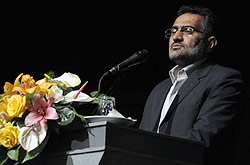 تربيت انسان و اعتنای به فرهنگ و هنر دنيای زيباتری را خلق می كند