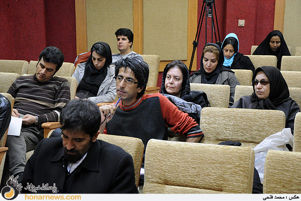 نشست عصر تجربه با حضور فرخنده آقایی