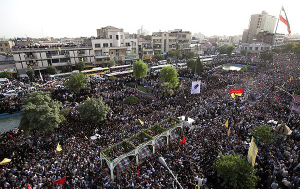 نزول بشارتهای تردید ناپذیر بر دلهای بیدار/ بار دیگر فضای زندگی معطّر و جان زندگان سیراب شد