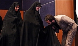 «خاکستر و برف» زندگی تک تک مادران شهید است/ هنوز جوانانى که جرأت ساخت چنین فیلمهایى را دارند، هستند