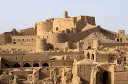 دستان خالی کارگران ارگ بم چشم انتظار تصمیم سازمان برنامه و بودجه