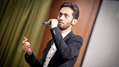 خواننده «شب یلدا»، «تیتر اول روزنامه» را می‌خواند