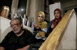 کمدی جذاب به اداواطوار نیاز ندارد/ در «سفر در خانه» توهین ننوشتم