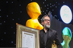کارن همایونفر چهره سال هنر انقلاب شد