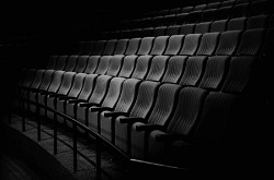 به دلیل ایام سوگواری نمایش‌ها چهارشب به صحنه نمی‌روند